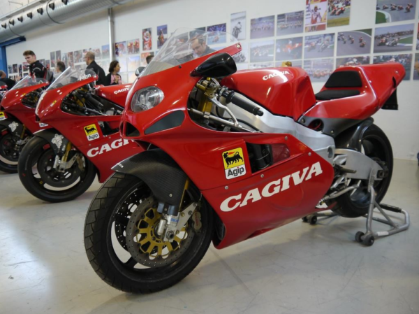 cagiva-ferrari-f4-3
