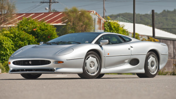 jaguar-xj-220-2