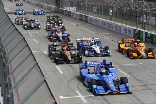 La partenza del GP di Long Beach