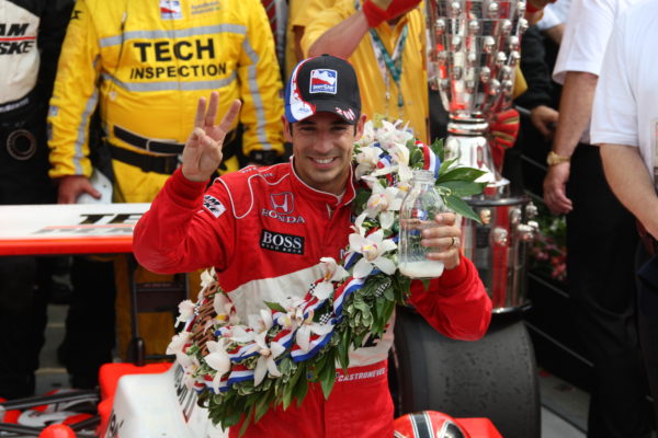 Helio Castroneves vince la 500 Indy 2009