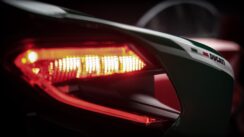 panigale_final-edition_2018_studio_fe_z03_gallery_1920x1080-mediagallery_output_image_1920x1080