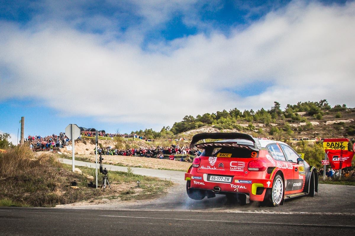 Mikkelsen out, Meeke prende la testa. Neuville affossato dalle penalità