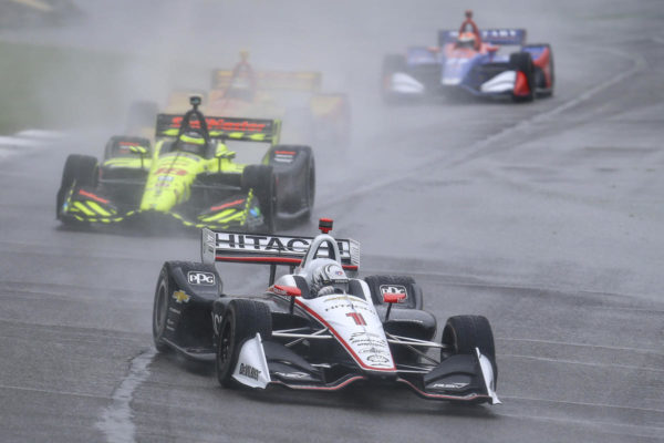 Newgarden controlla la gara