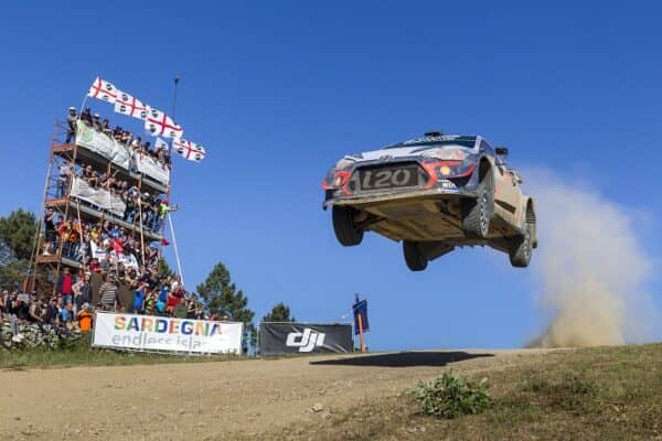 wrc-rally-italia-sardegna-2019-hyundai-neuville