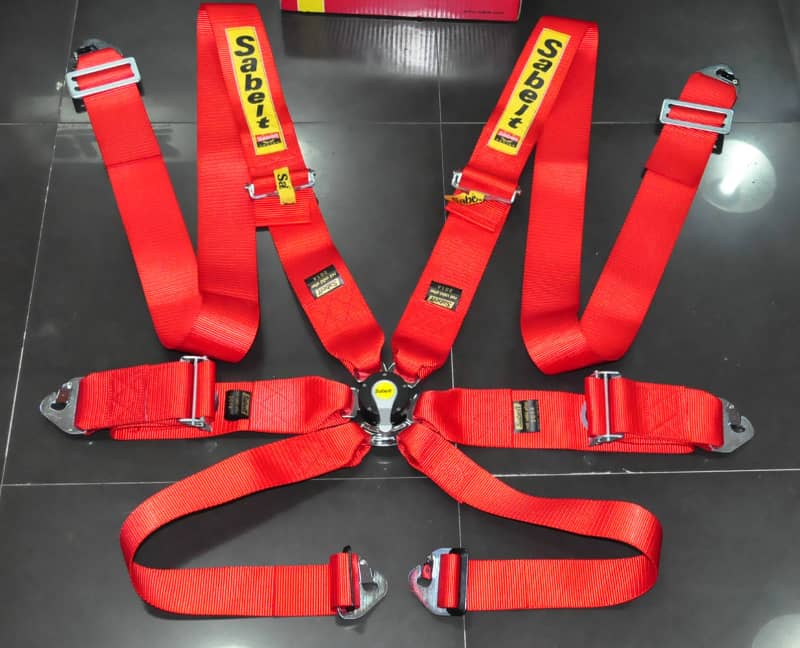 racing-seat-belts