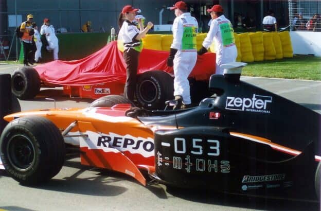 Il conto alla rovescia di T-Minus sulla fiancata della Arrows A20