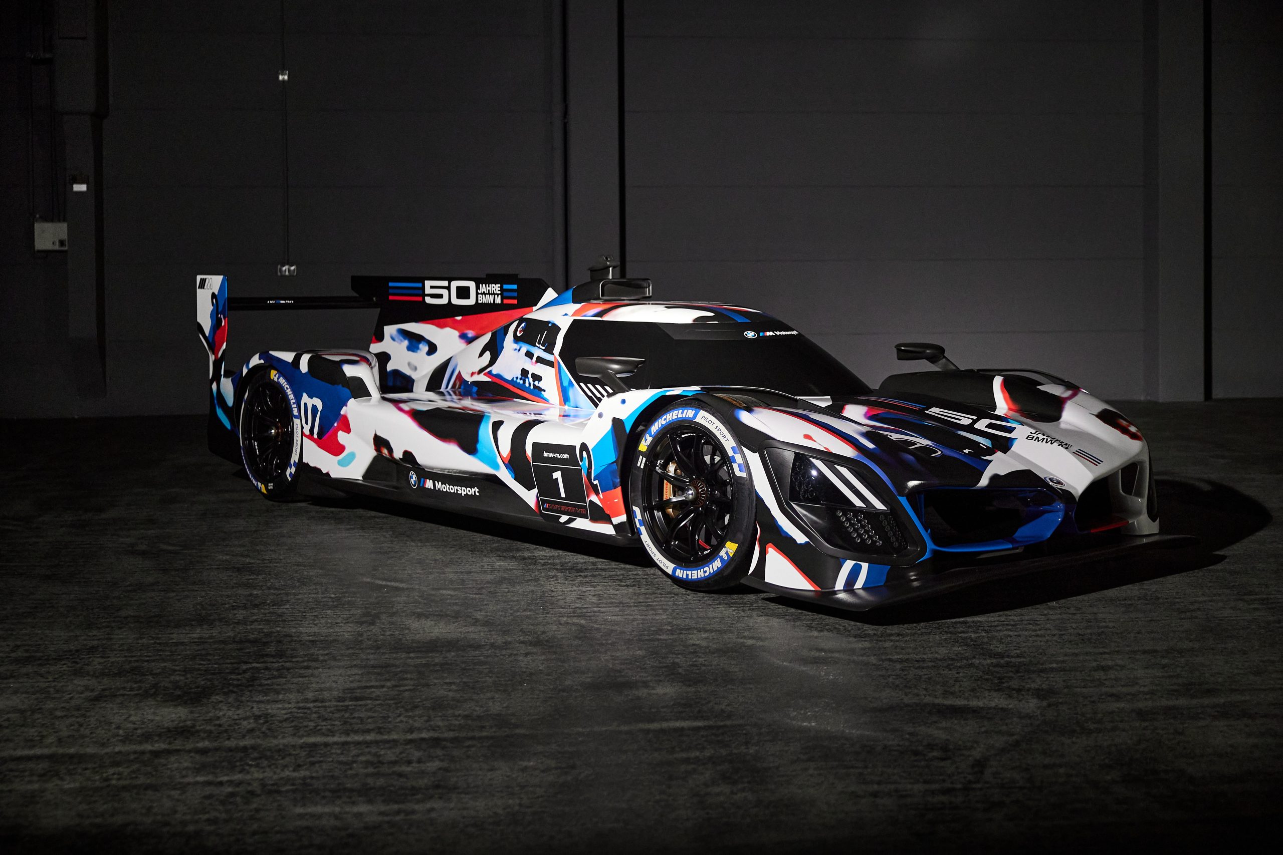 bmw m hybrid v8