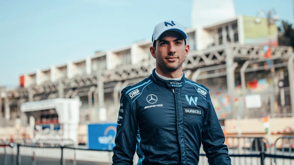 latifi manifesta superiorità