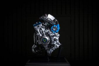 110822-Kawasaki_Hydrogen_Engine_3_